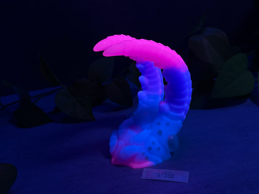Kariss - Shrimp Insertable - Small - NC31 Soft - UV - GITD - 31002