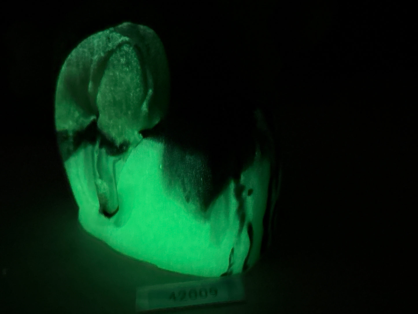 Oola's Maw - Penetrable Stroker - Large - Super Soft - UV - GITD - 42009