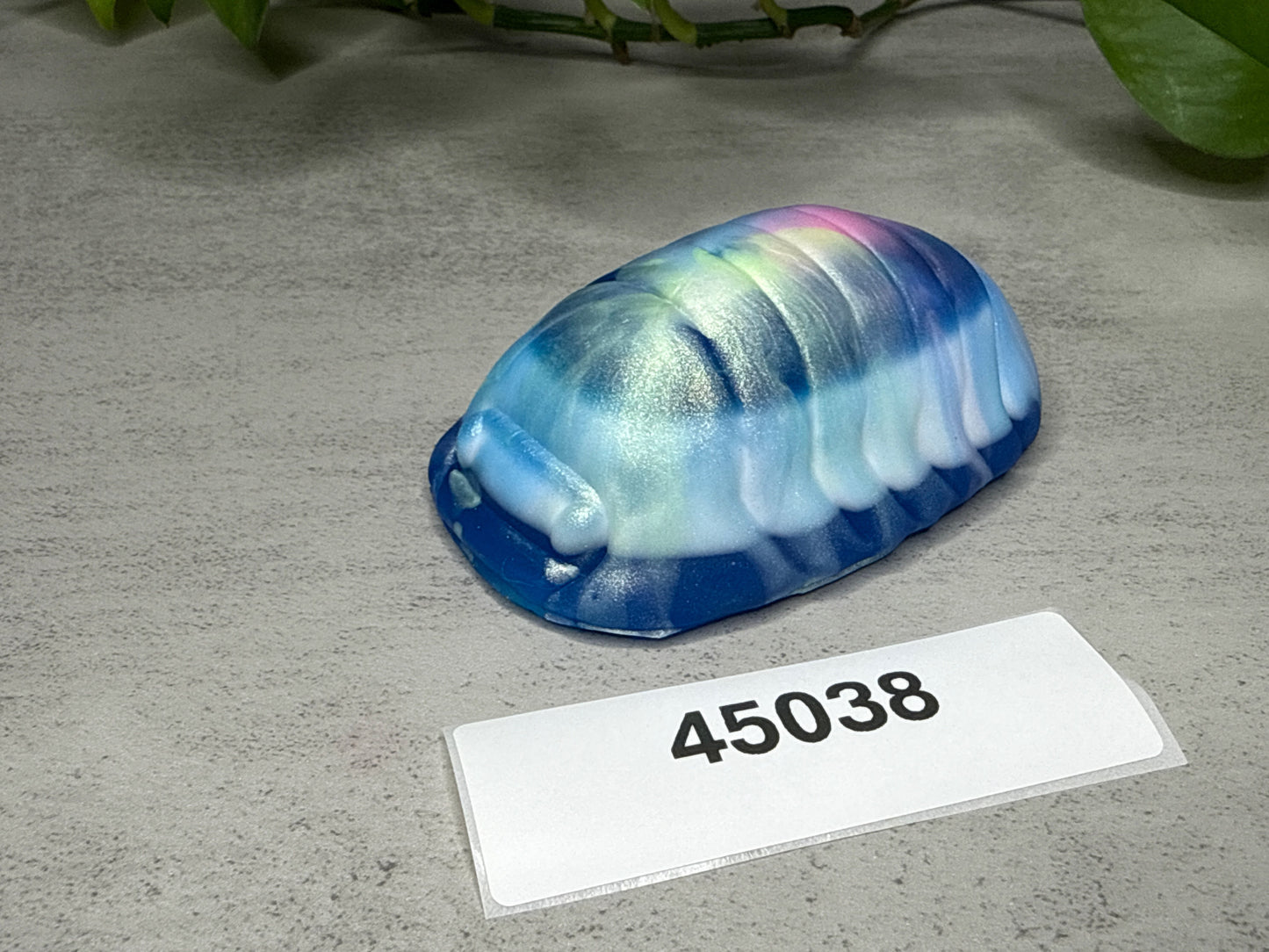 Rollie - Isopod Squishy - Medium - Soft - UV - GITD - 45038